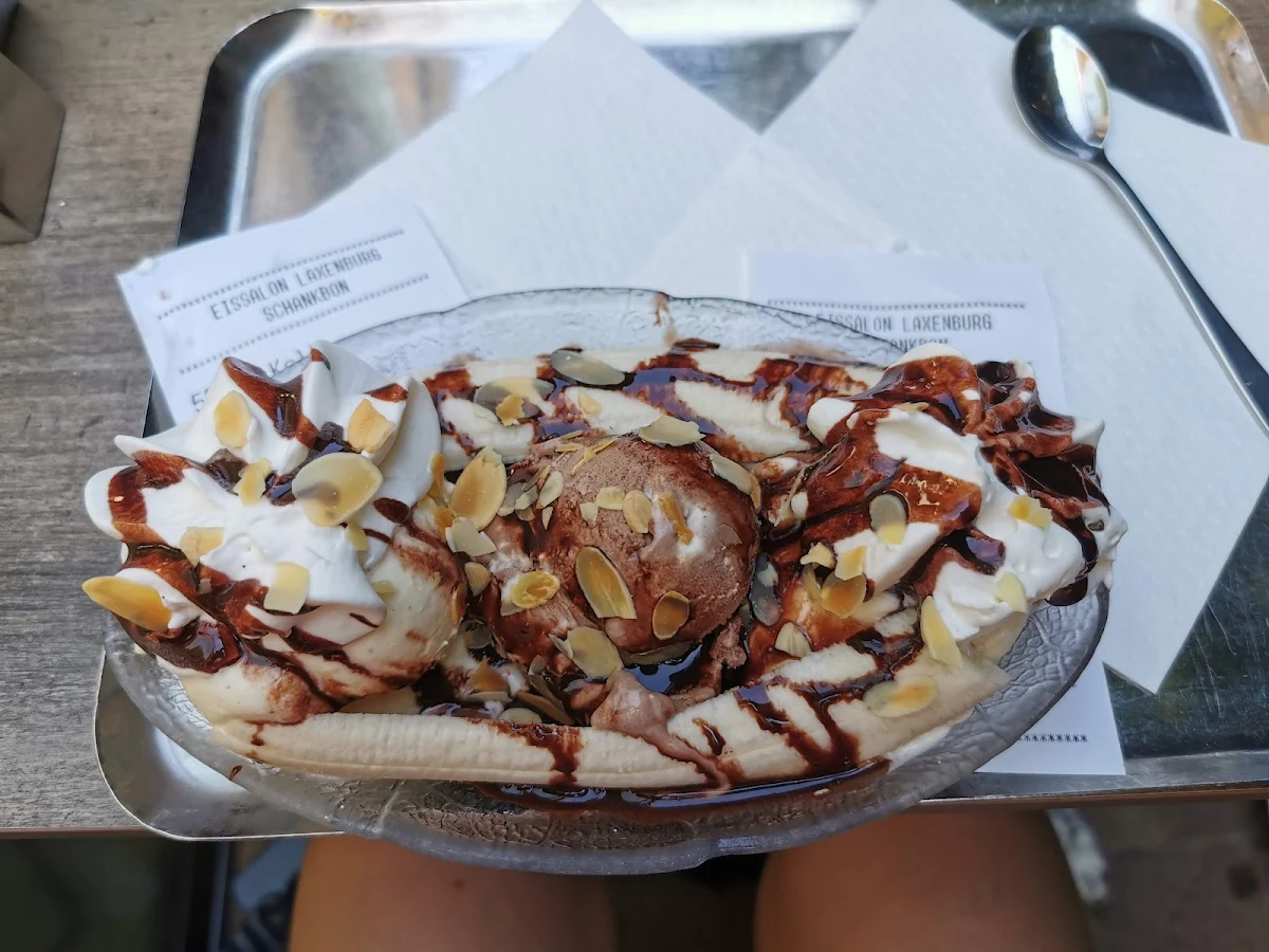 Bananensplit, Der Eissalon Laxenburg