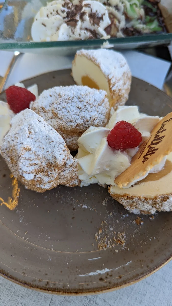 Eismarillenknödel, Der Eissalon Laxenburg