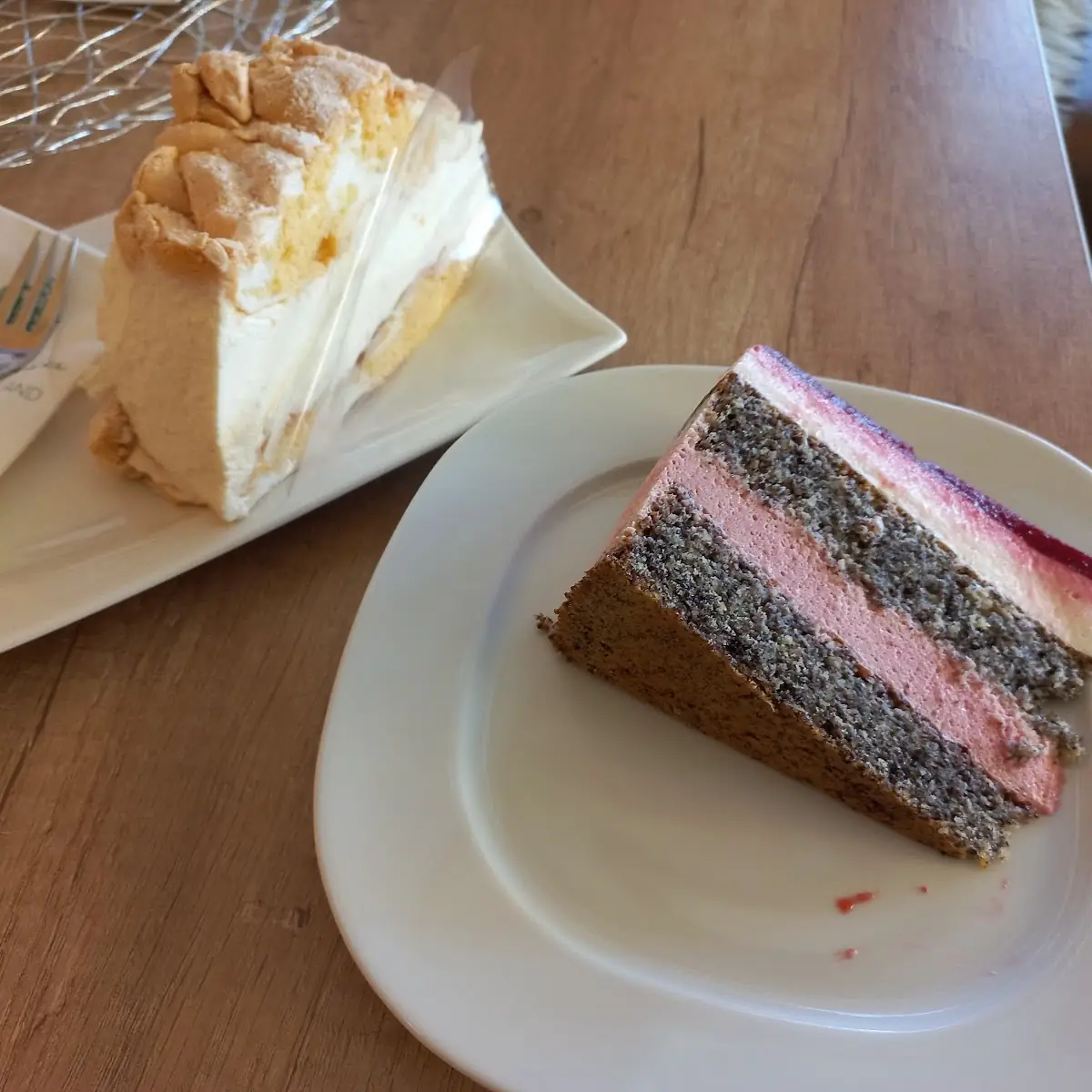 Kardinalschnitte Und Mohntorte