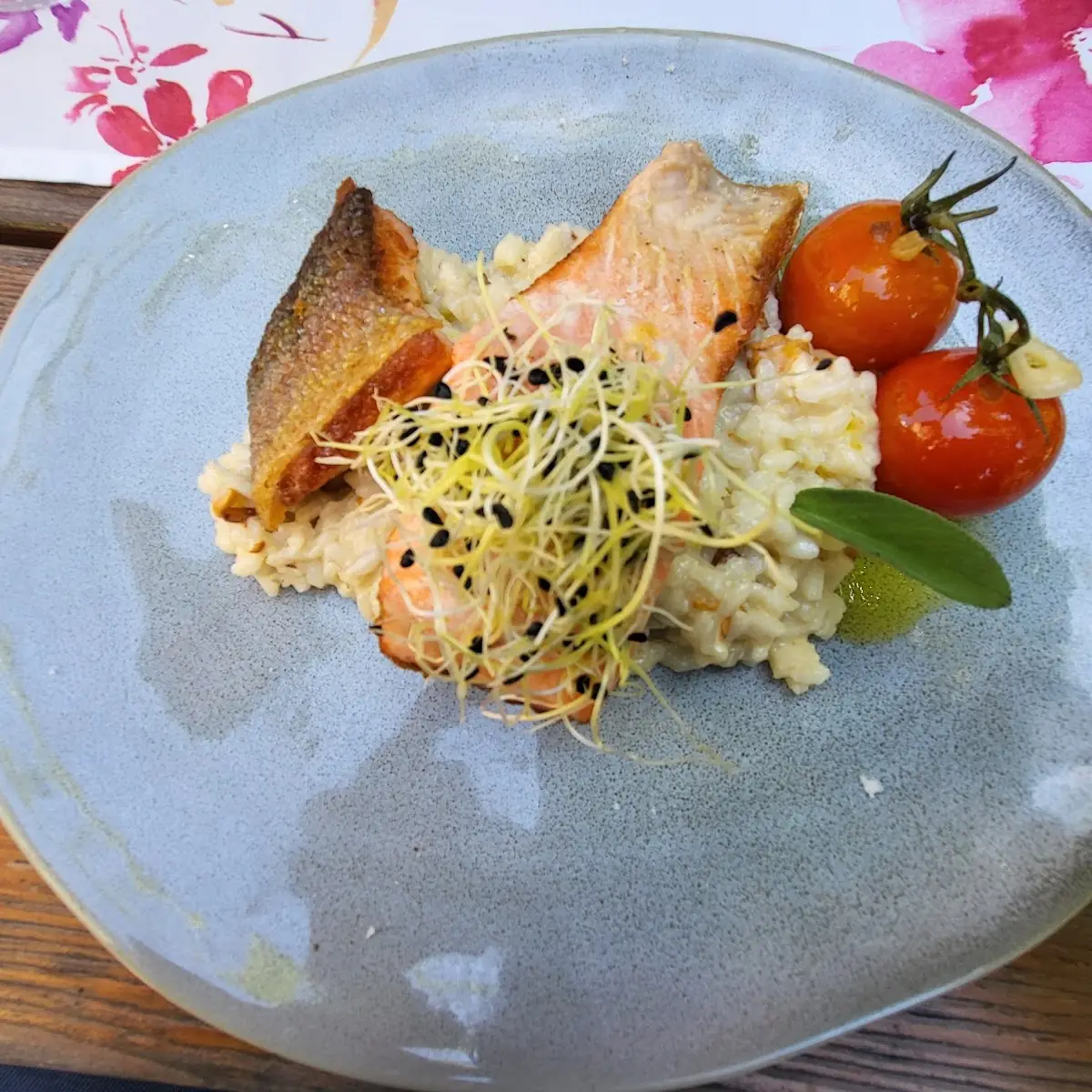 Lachsforellenfilet Auf Eierschwammerlrisotto
