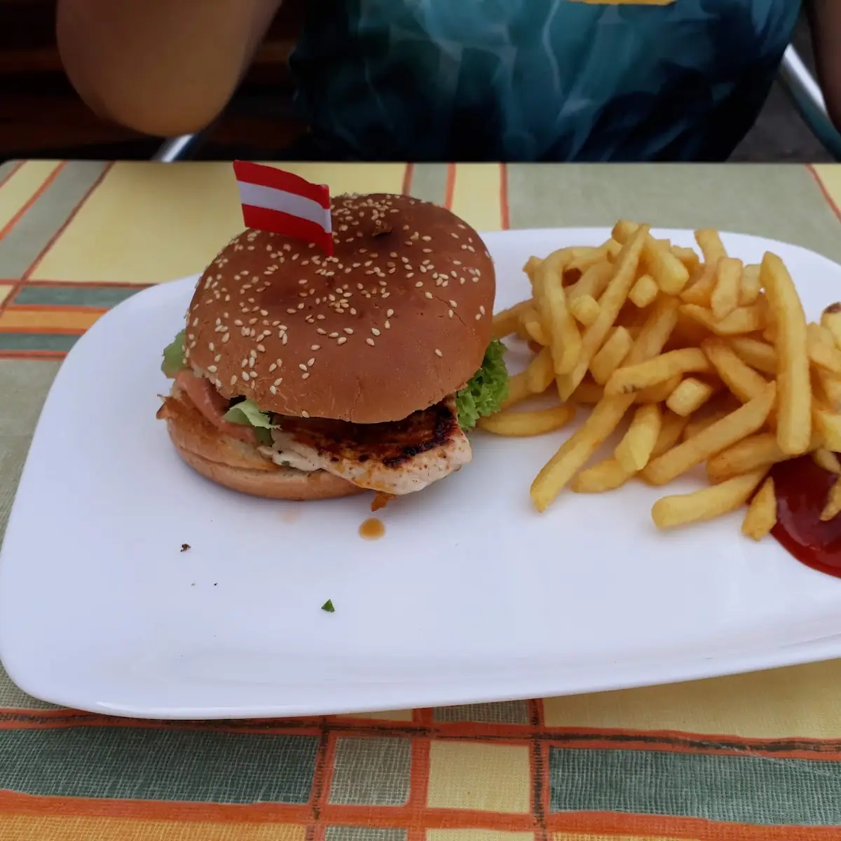 Burger Mit Pommes