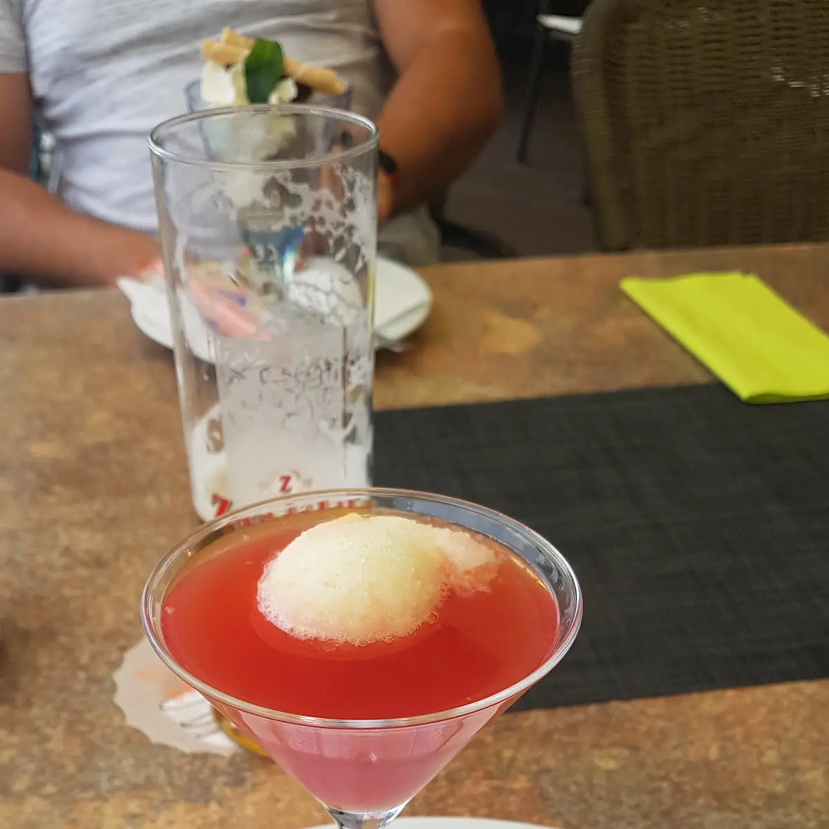 Zitronenensorbet In Campari