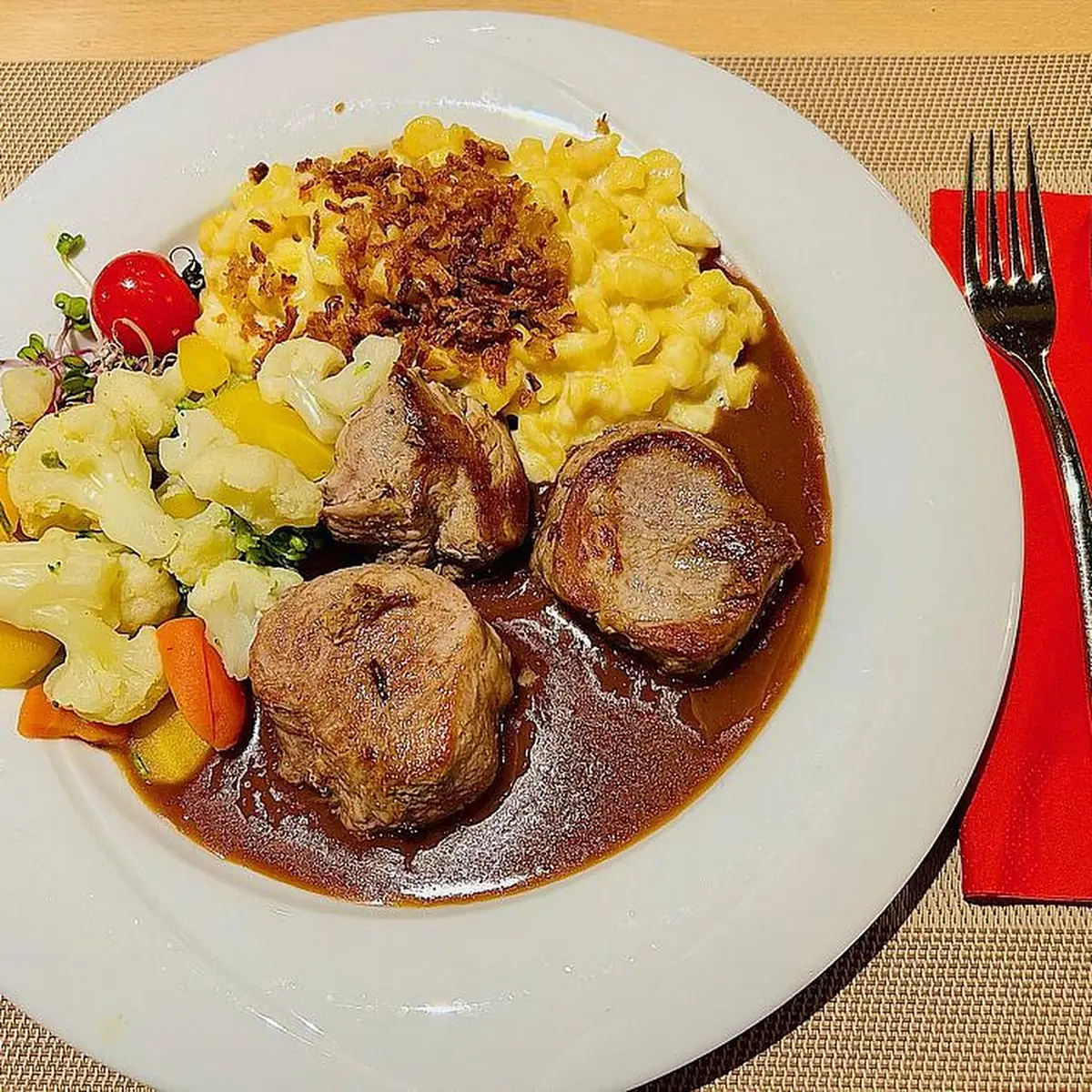 Schweinefilet Walser Leckerli Mit Käsespätzle Und Rahmsoße
