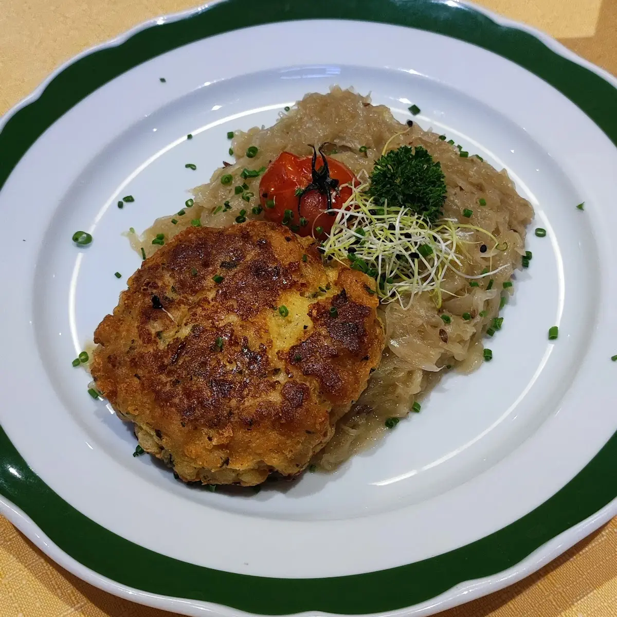 Kaspressknödel Mit Sauerkraut
