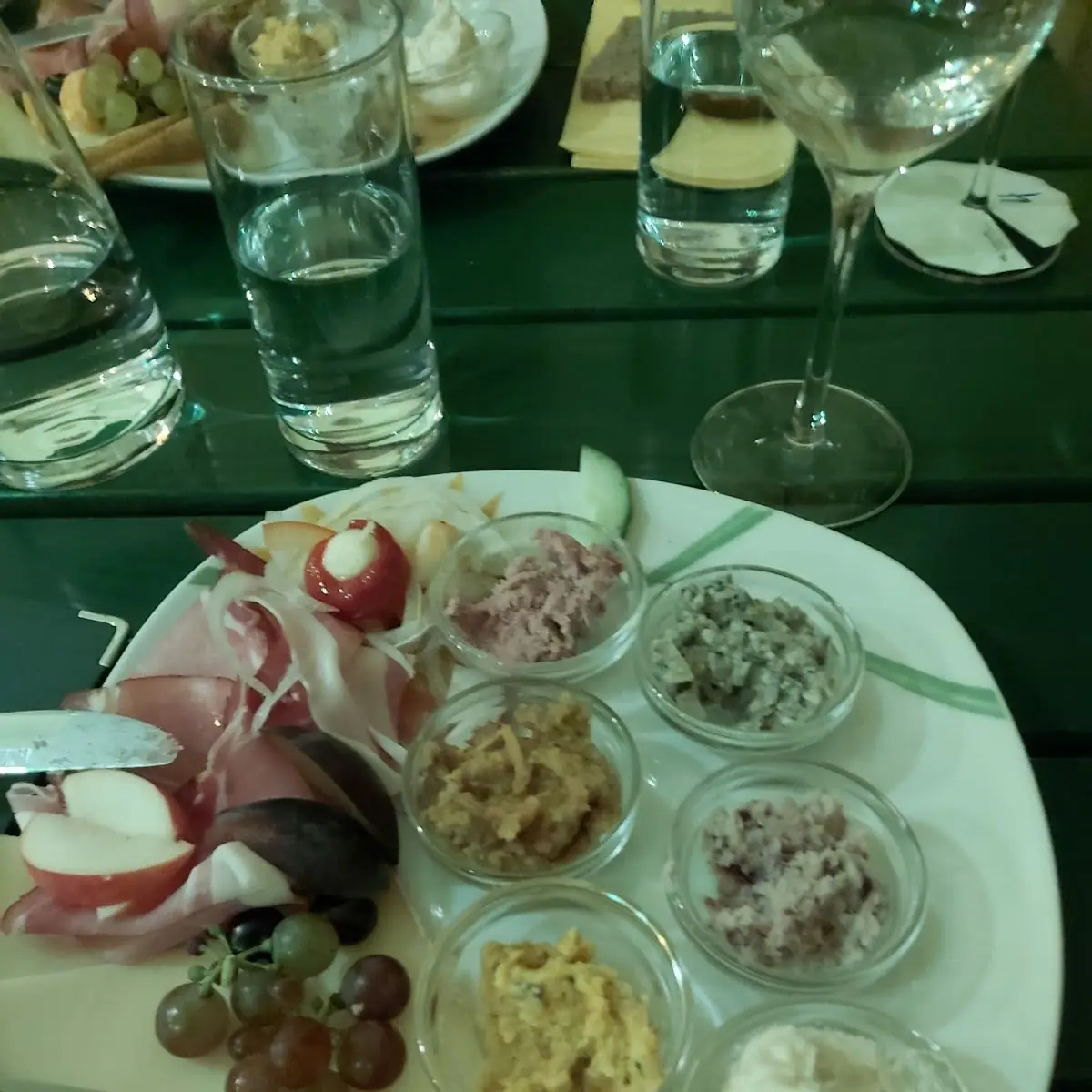 Verschiedene Aufstriche Schinken Und Bergkäse