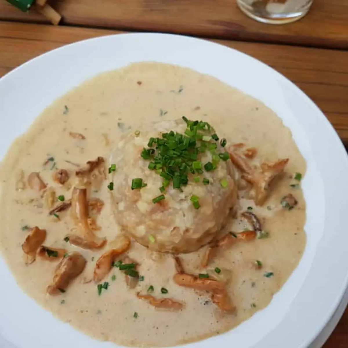 Eierschwammerl A La Creme Mit Semmelknödel