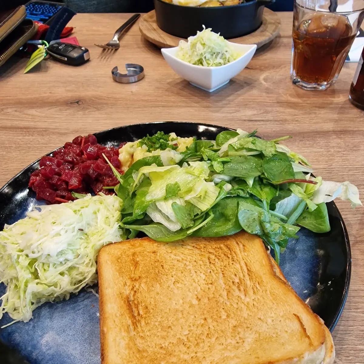 Schinken Käsetoast Mit Salatgarnitur