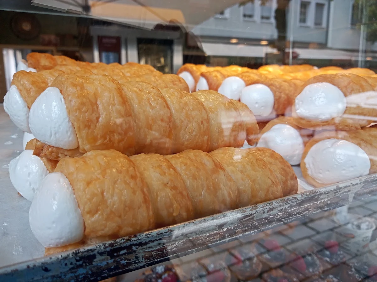 Frische Schaumrollen