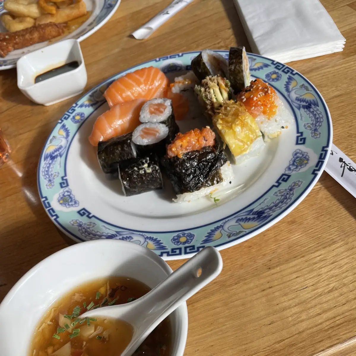 Pikante Suppe Und Sushi