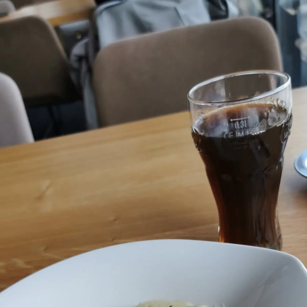 Tiroler Käsespätzle Mit Würzigem Bergkäse Und Röstzwiebeln