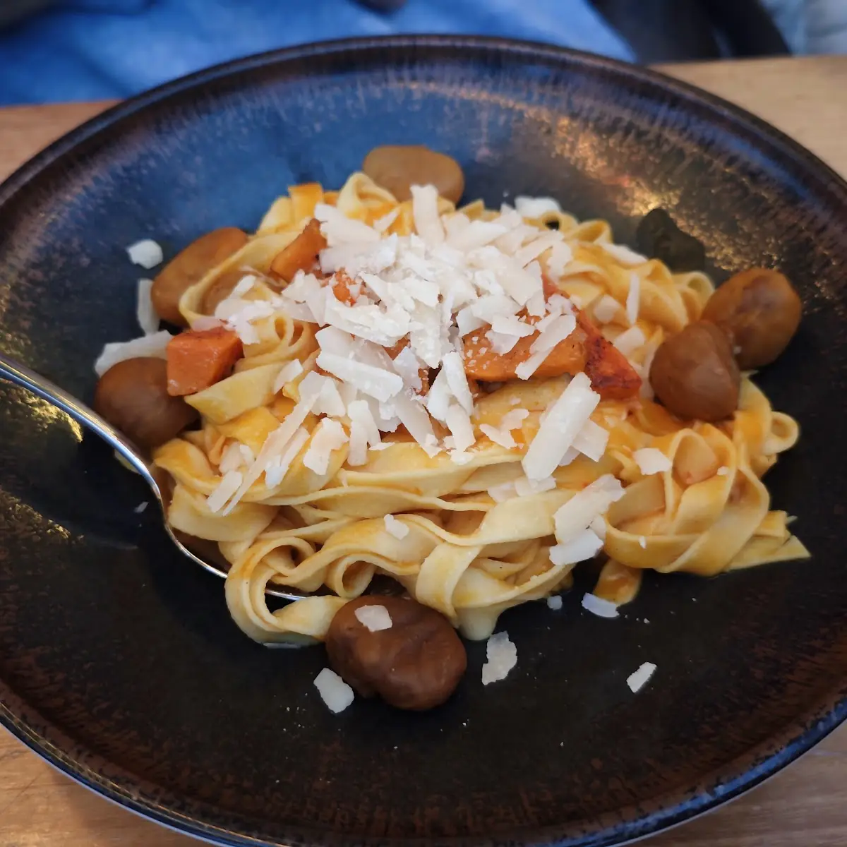 Tagliatelle Mit Kürbis Und Maroni