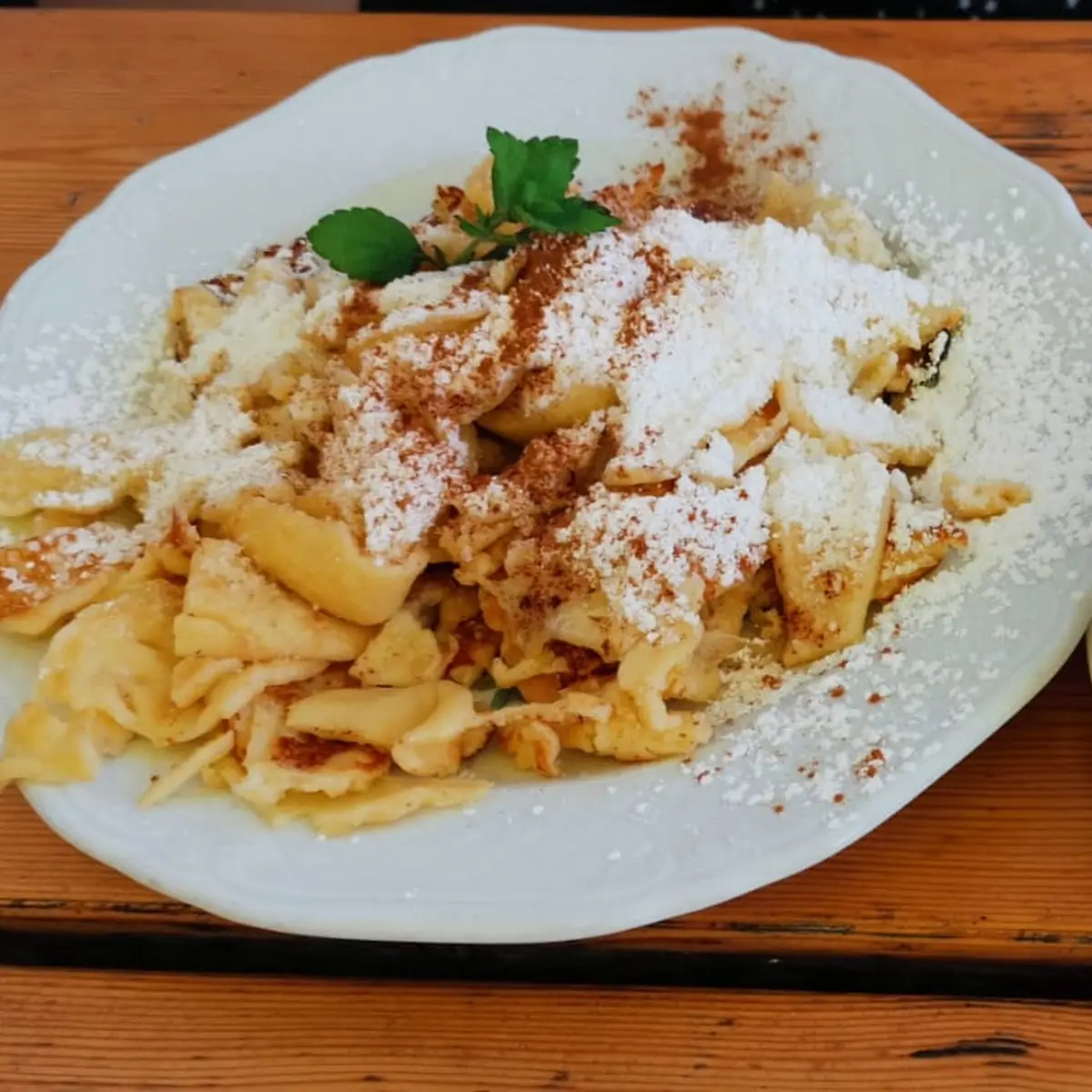 Kaiserschmarrn Mit Birnenkompott