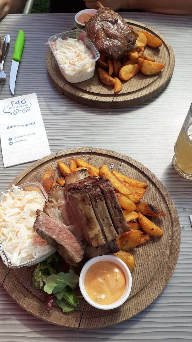 Pork Drumstick Und Shortribs Vom Österreichischen Rind