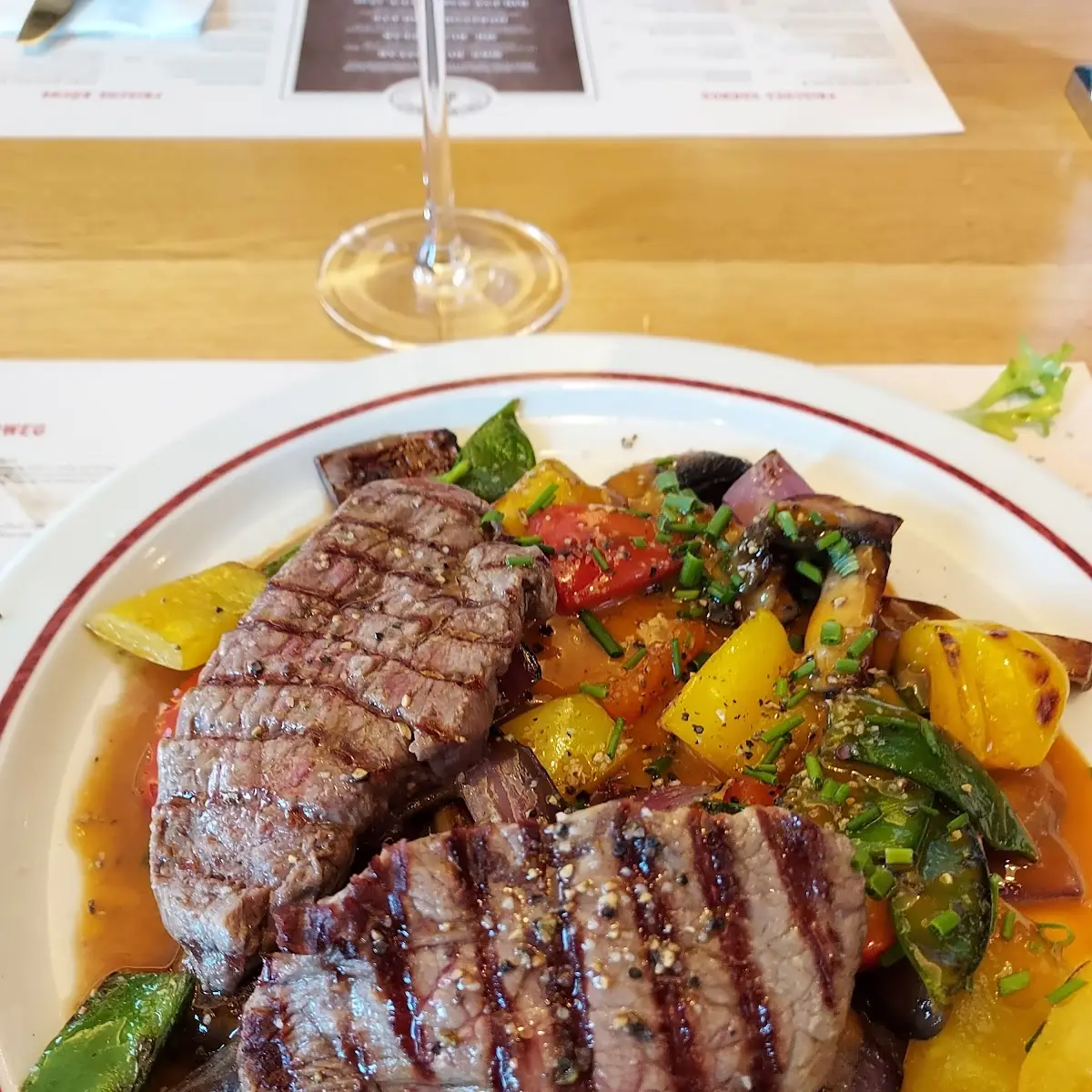Rindermedaillons Mit Pfannengemüse Lunch Time