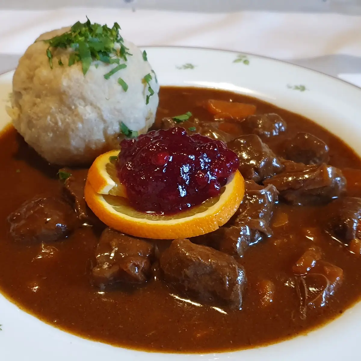Gefülltes Schnitzel Mit Nockerl