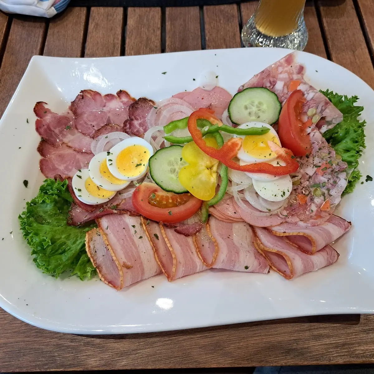 Saures Teller