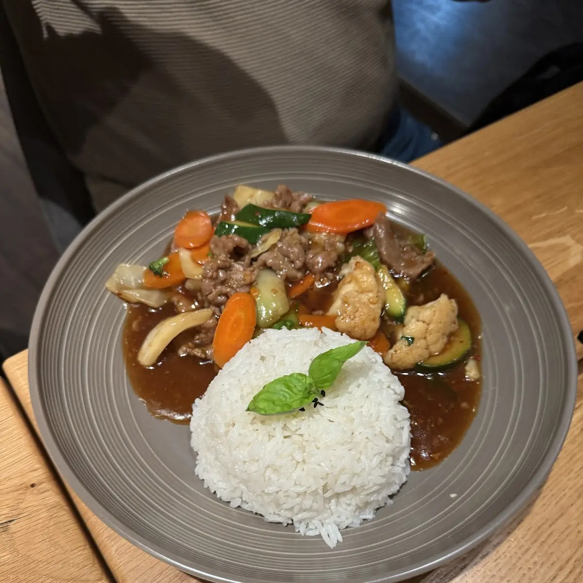 Chili Basilikum Beef Mit Reis