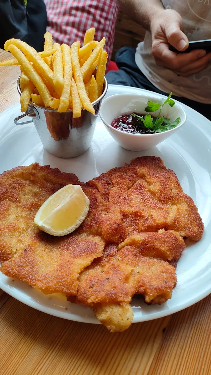 Original Wiener Schnitzel Vom Milchkalb Aus Der Butterpfanne