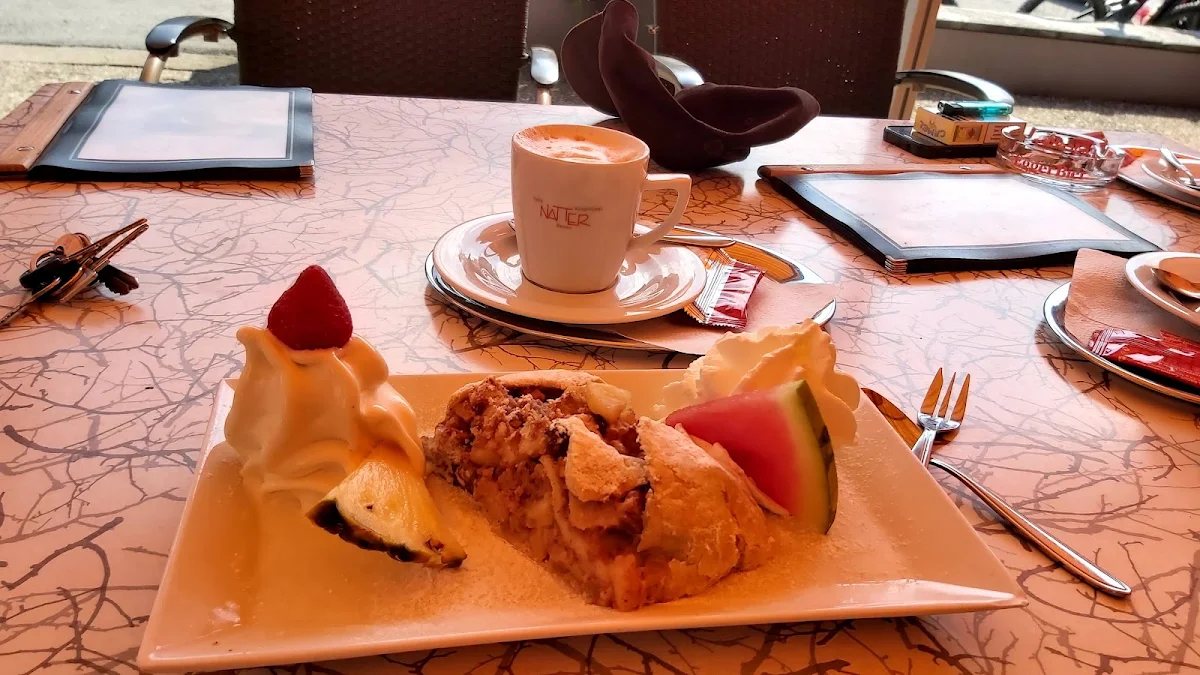 Warmer Apfelstrudel Mit Eis