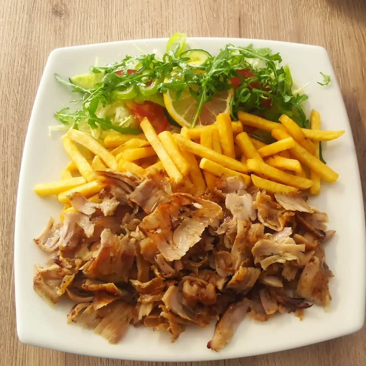 Kebab Teller Mit Pommes