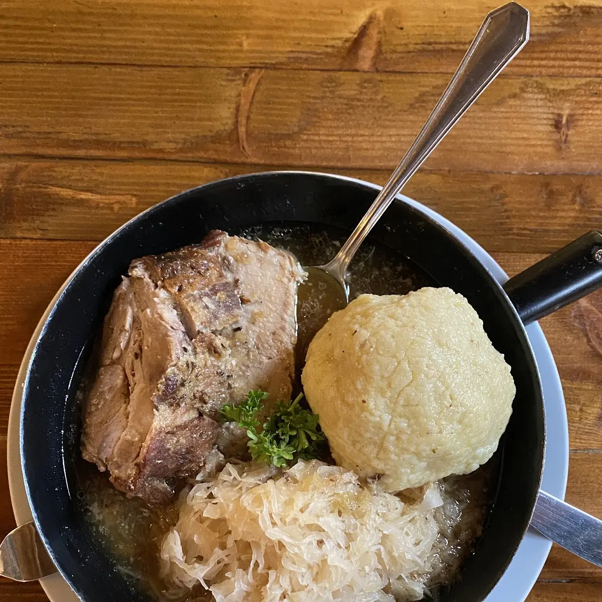 Schweinebraten Mit Semmelknödel Und Kraut