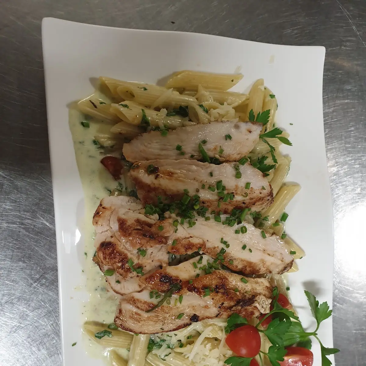 Penne Con Pollo E Spinaci