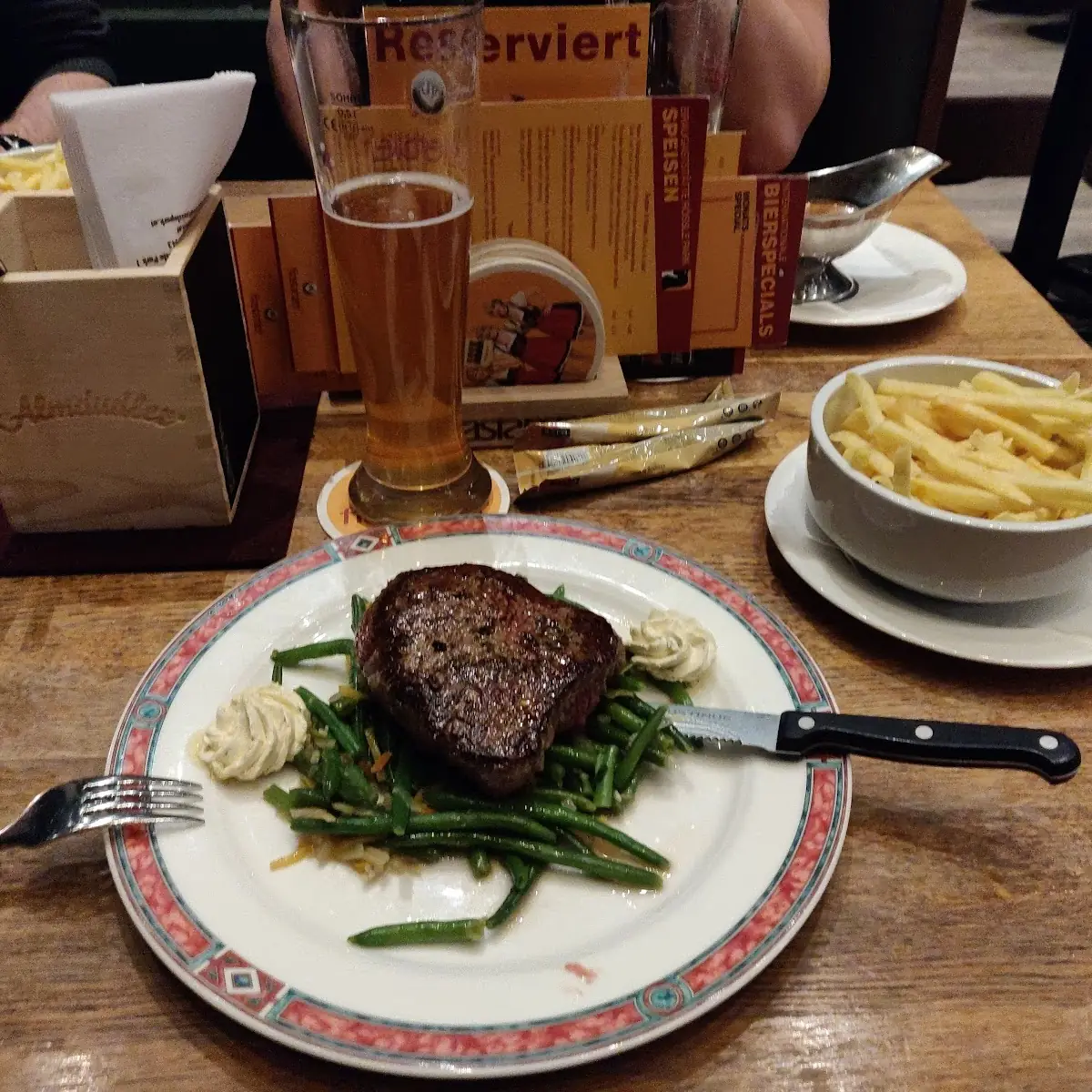 Rinderfilet Grüne Bohnen Pommes Frites