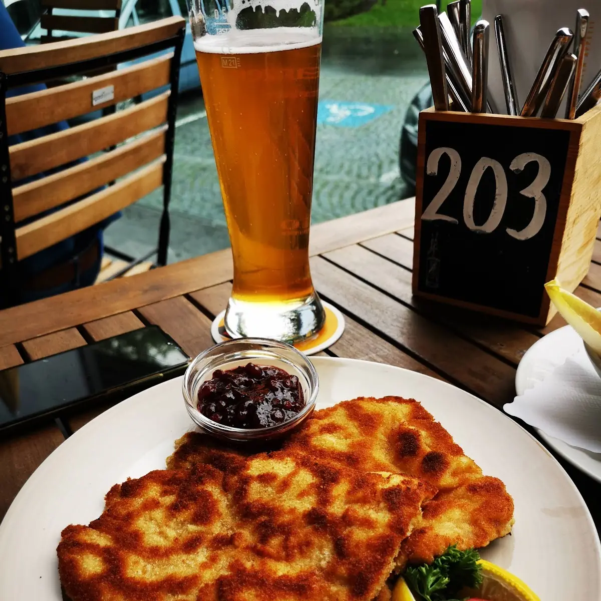 Wiener Schnitzel Vom Schwein Mit Pommes