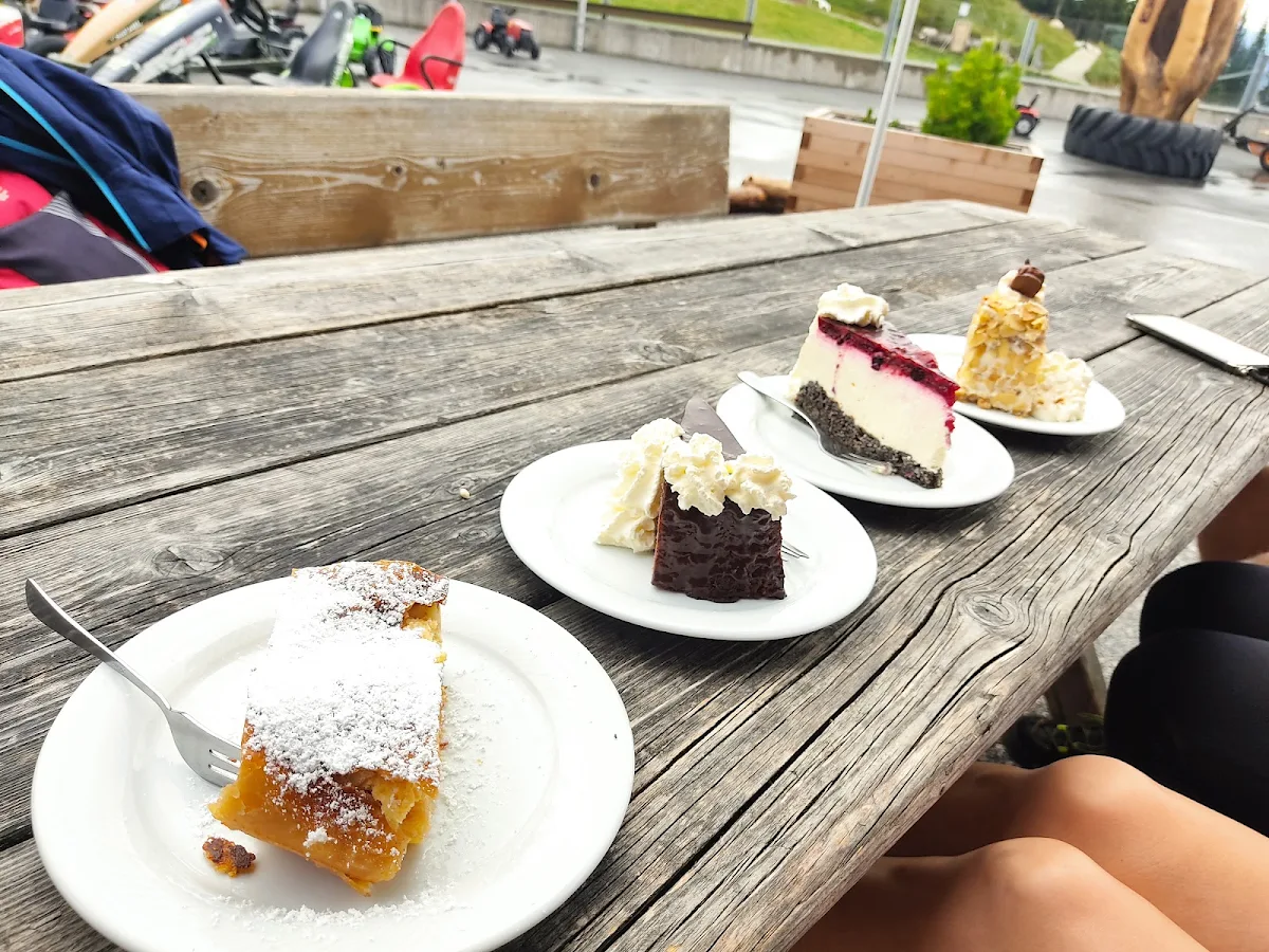 Apfelstrudel Mit Vanillesouce Kuchen