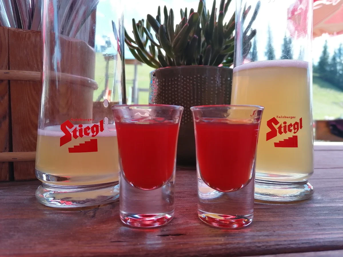 Radler Und Zirpenschnaps
