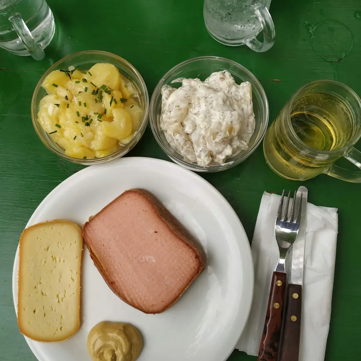 Kartoffelsalat Schwarzwurzelsalat Bergkäse Fleischkâse