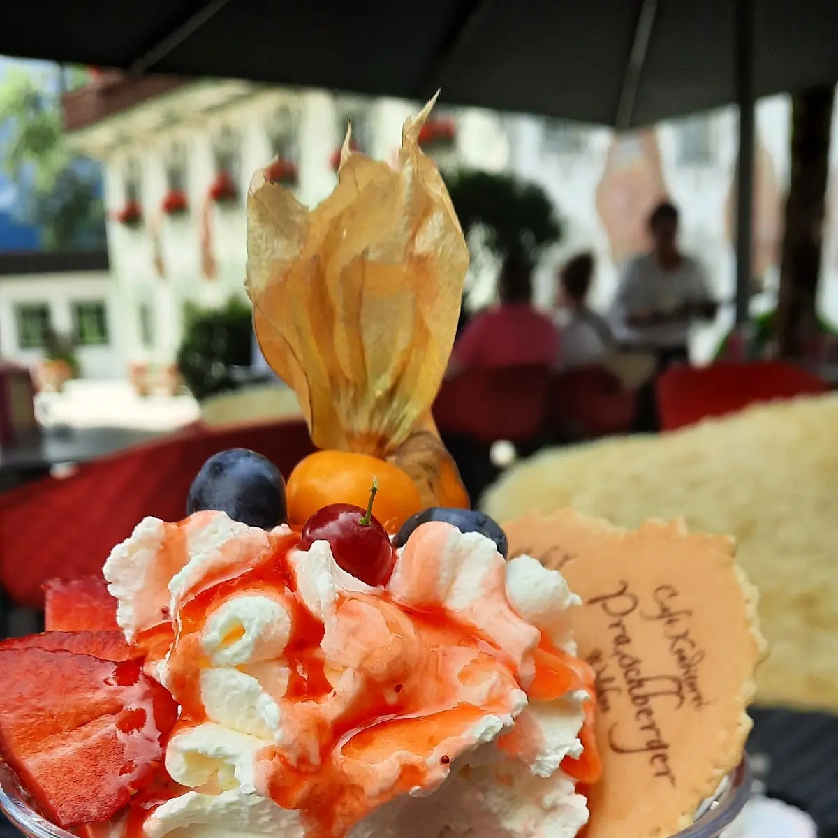Ein Mega Eisbecher Am Walchsee In Österreich