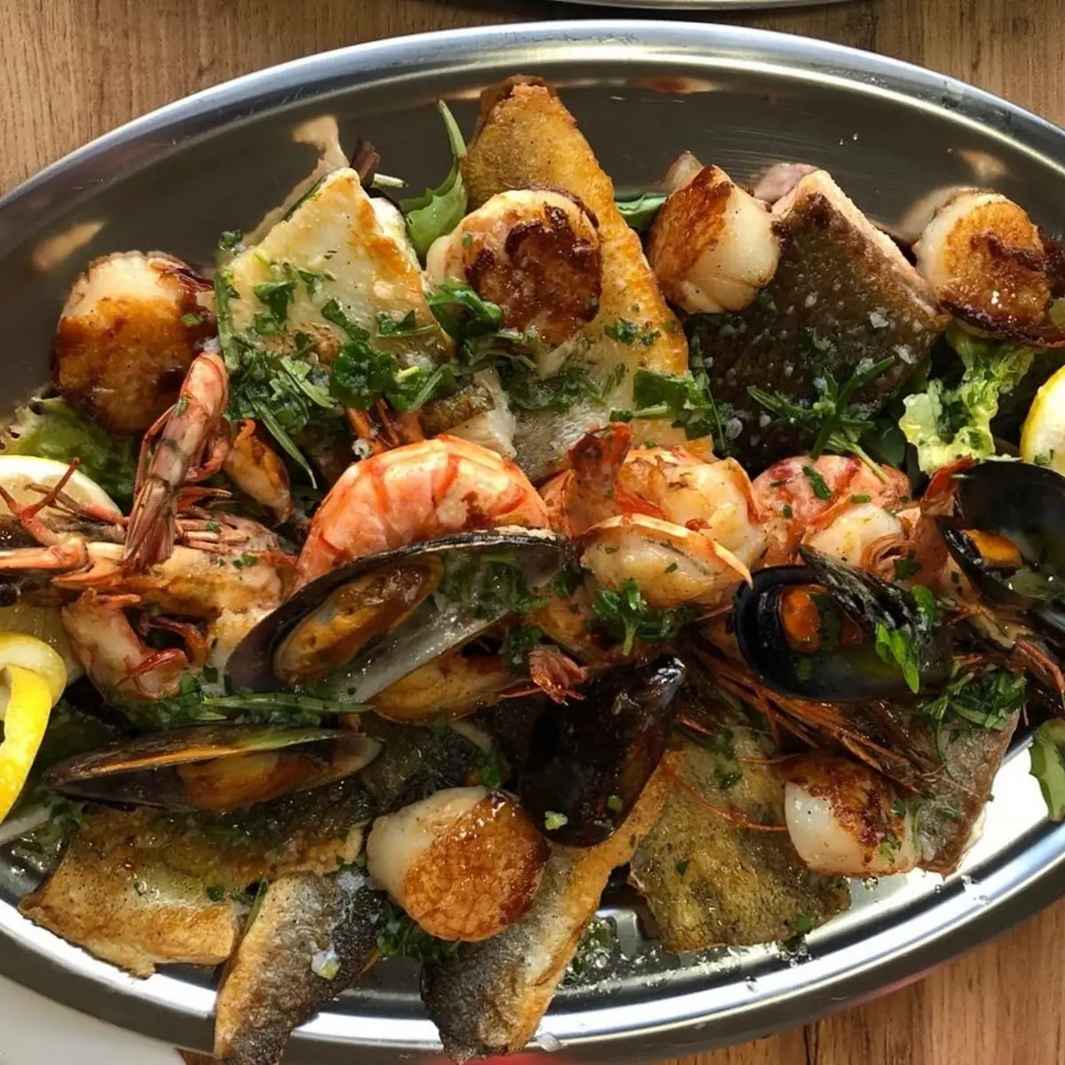 Griglia Mista E Frittura Di Pesce 1 Per