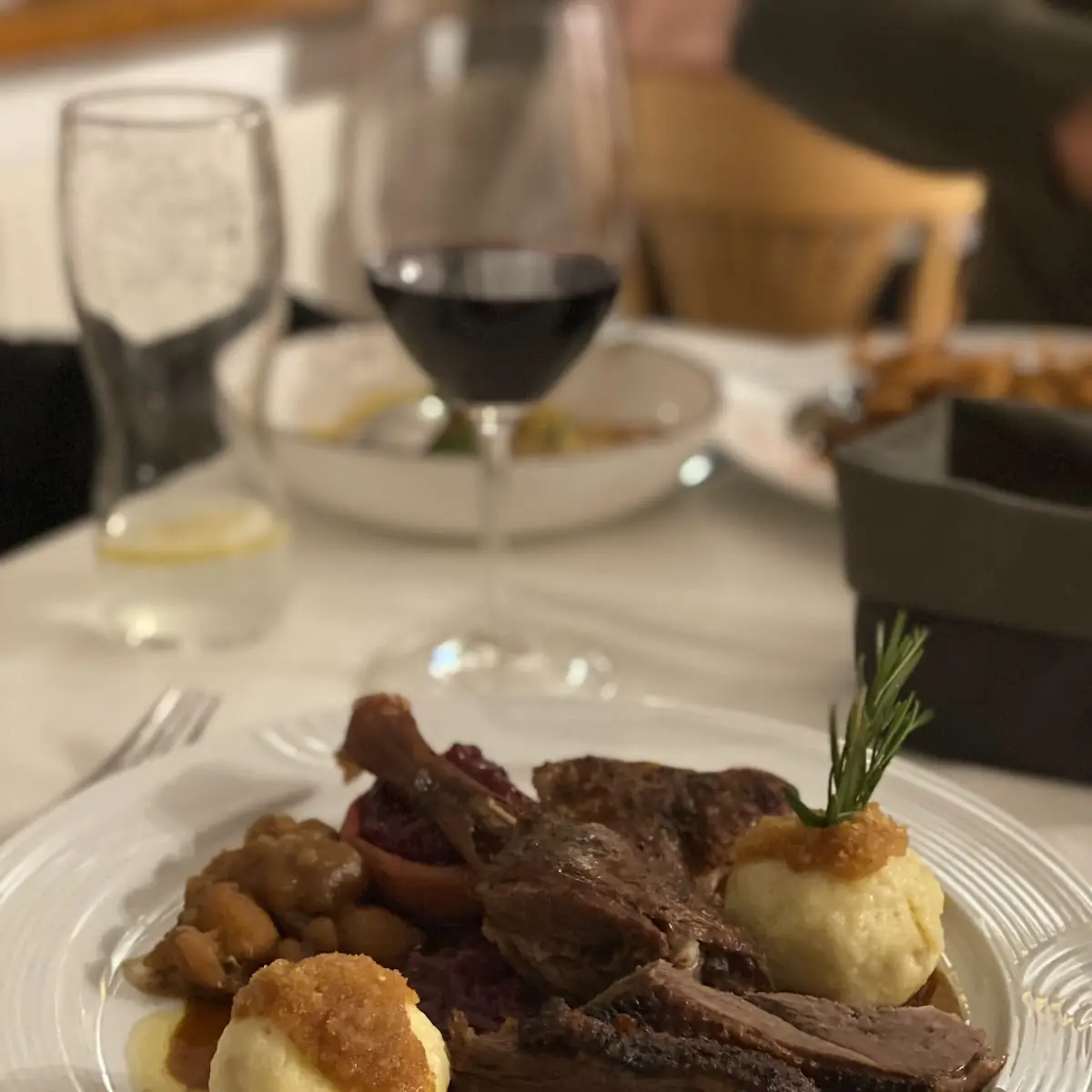 Gansl Mit Kartoffelknödel