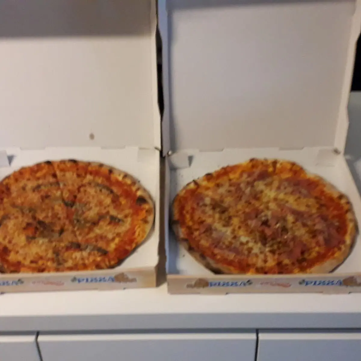 Pizza Napoli Und Prosciutto