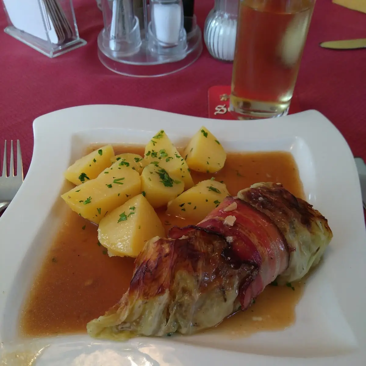 Krautroulade Mit Petersilerdäpfeln