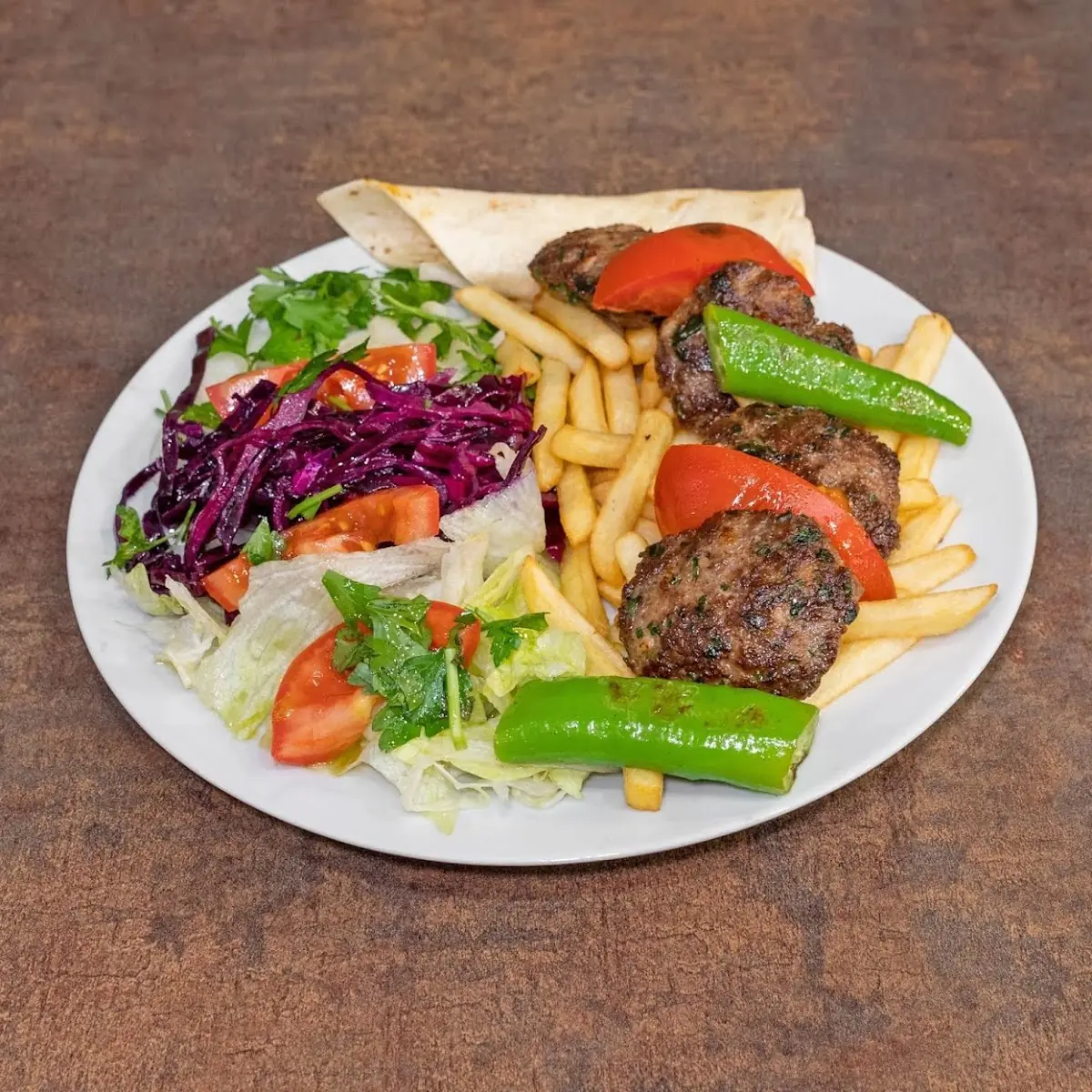 Köfteteller Mit Pommes Oder Reis