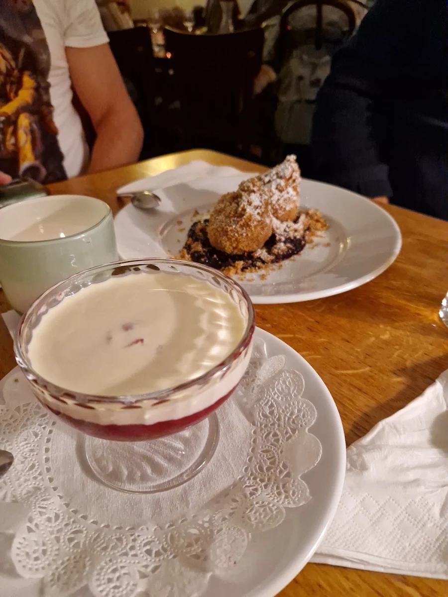 Himbeergrütze Und Topfenknödel