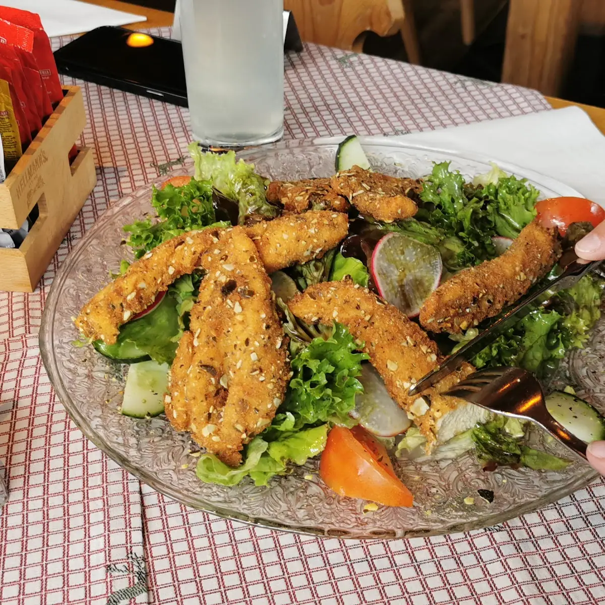 Backhendl Salat