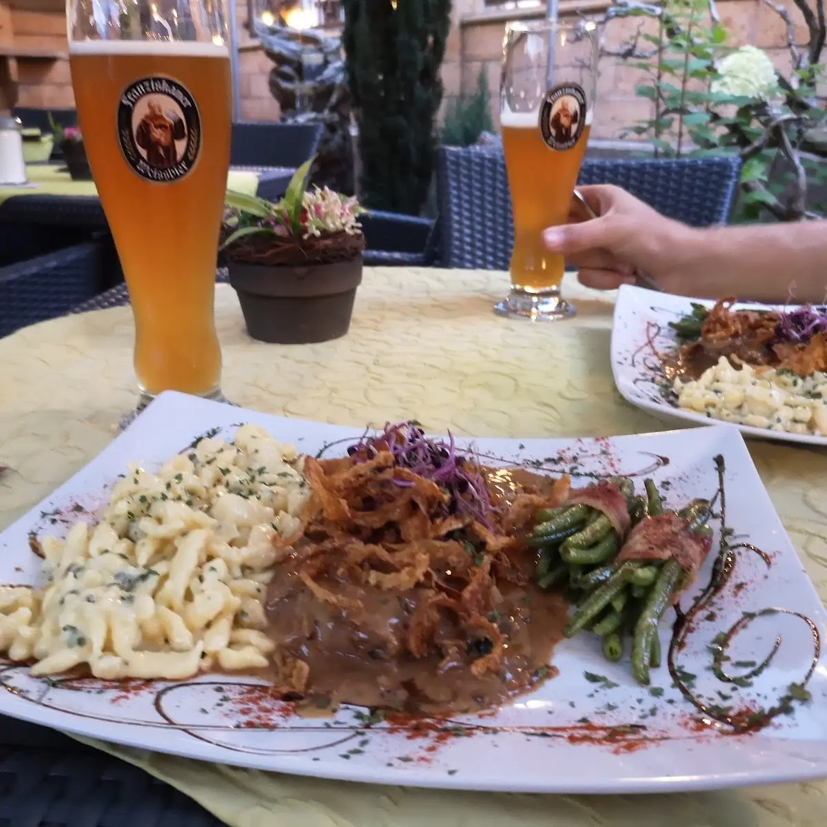 Zwiebel-rostbraten Mit Käsespätzle