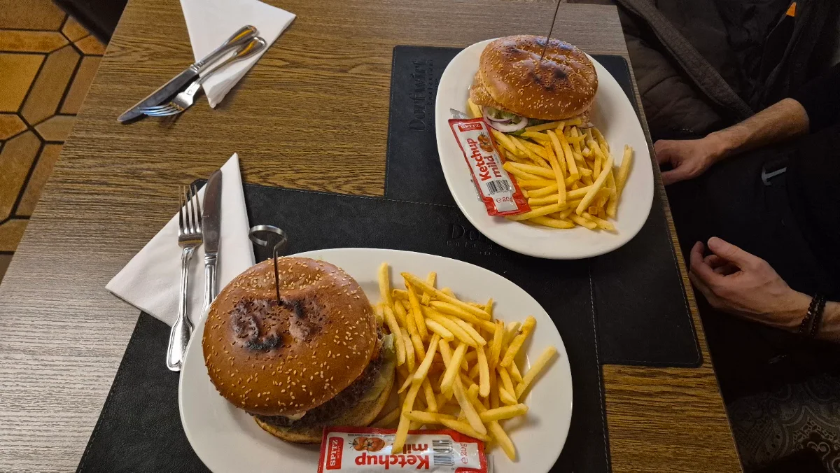 Burger Menü Mit Rösti