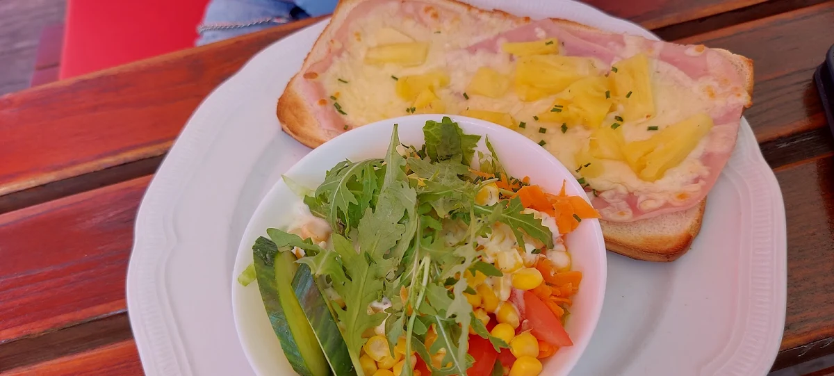 Schinken Käse Toast Mit Salat