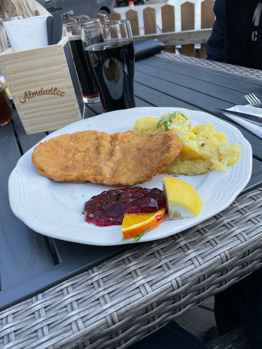 Wiener Schnitzel Mit Pommes Frites