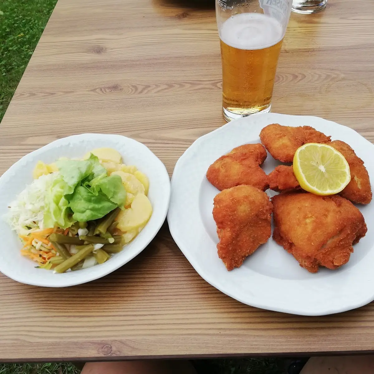Backhenderl Mit Gemischtem Salat