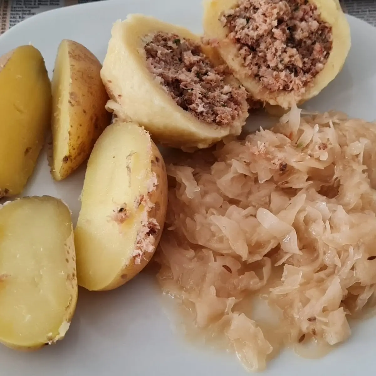 Fleischknödel Mit Kartoffel & Kraut