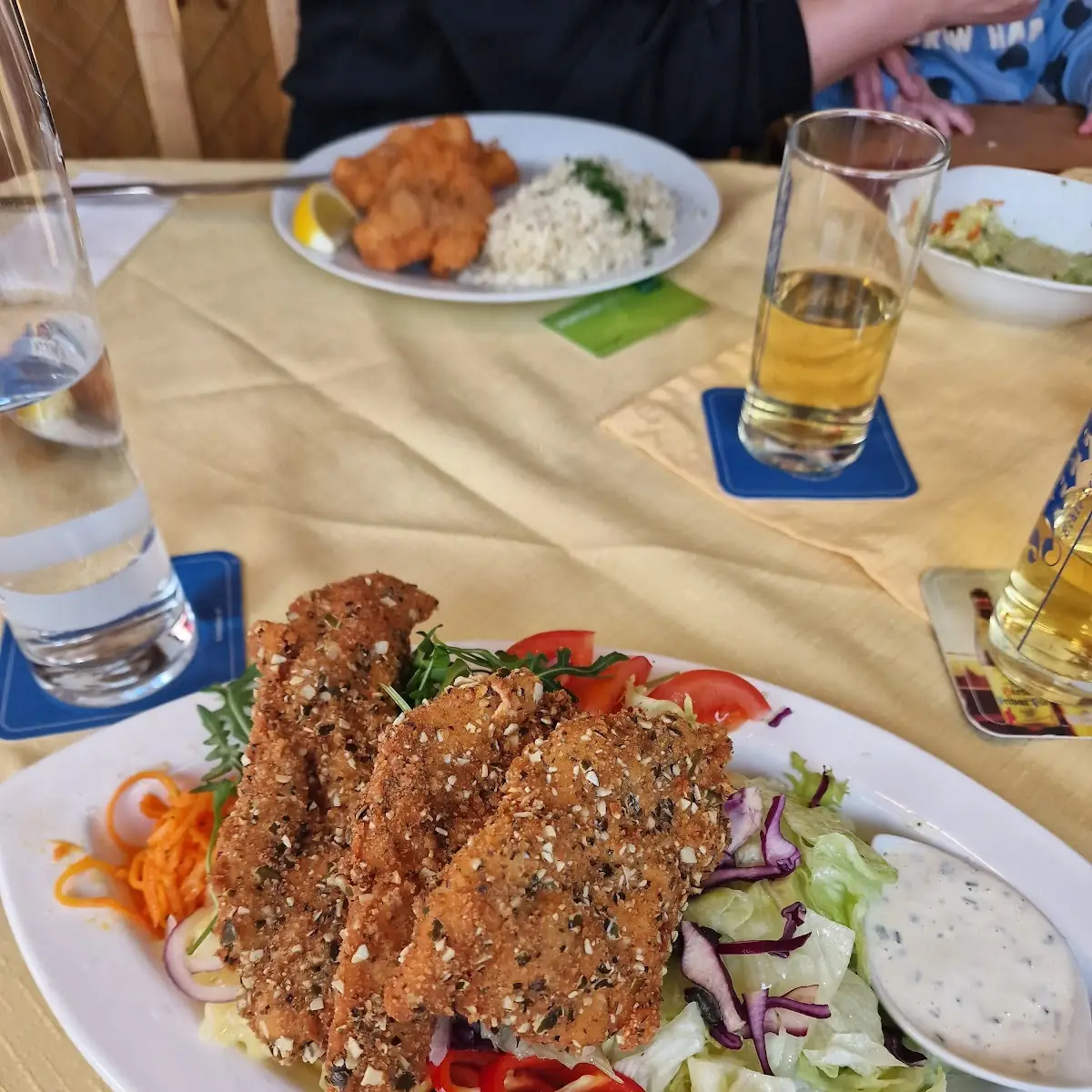 Backhendlsalat In Kürbiskernpanier