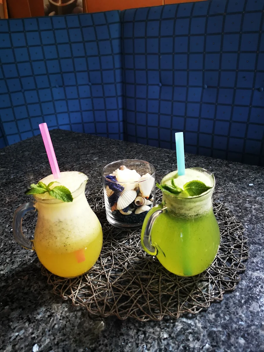 Fresh Fruits Homemade Lemonade