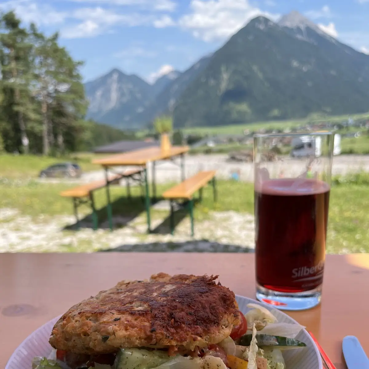 Kaspressknödel Mit Salat