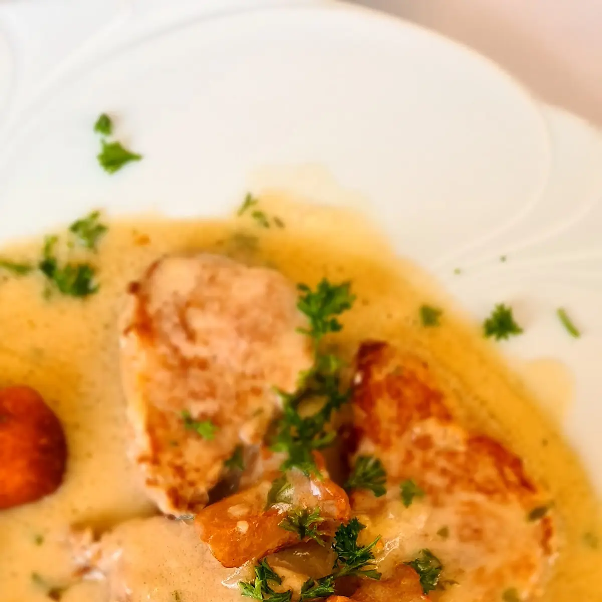 Schweinslungenbraten In Eierschwammerlsauce