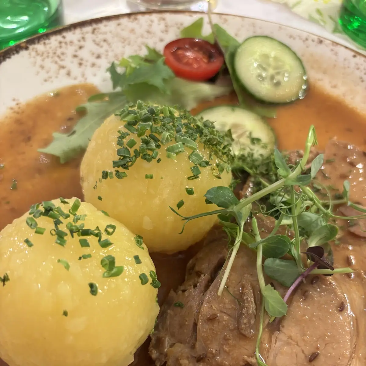 Schweinebraten Mit Waldviertler Knödel Und Salat
